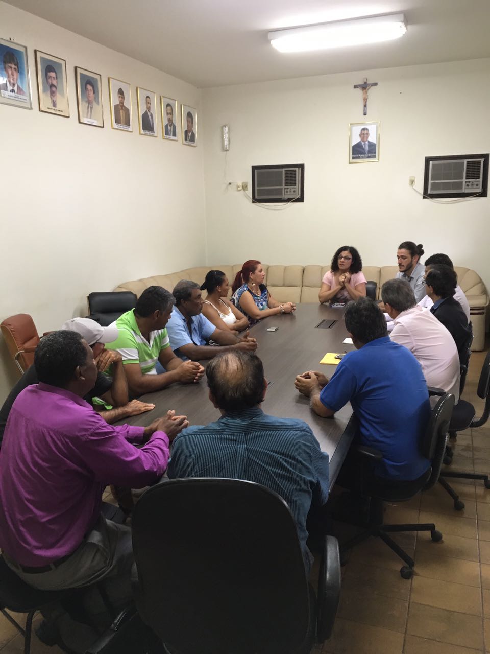 Comissão de Vereadores durante reunião com lideranças do movimento sem-teto de Batayporã